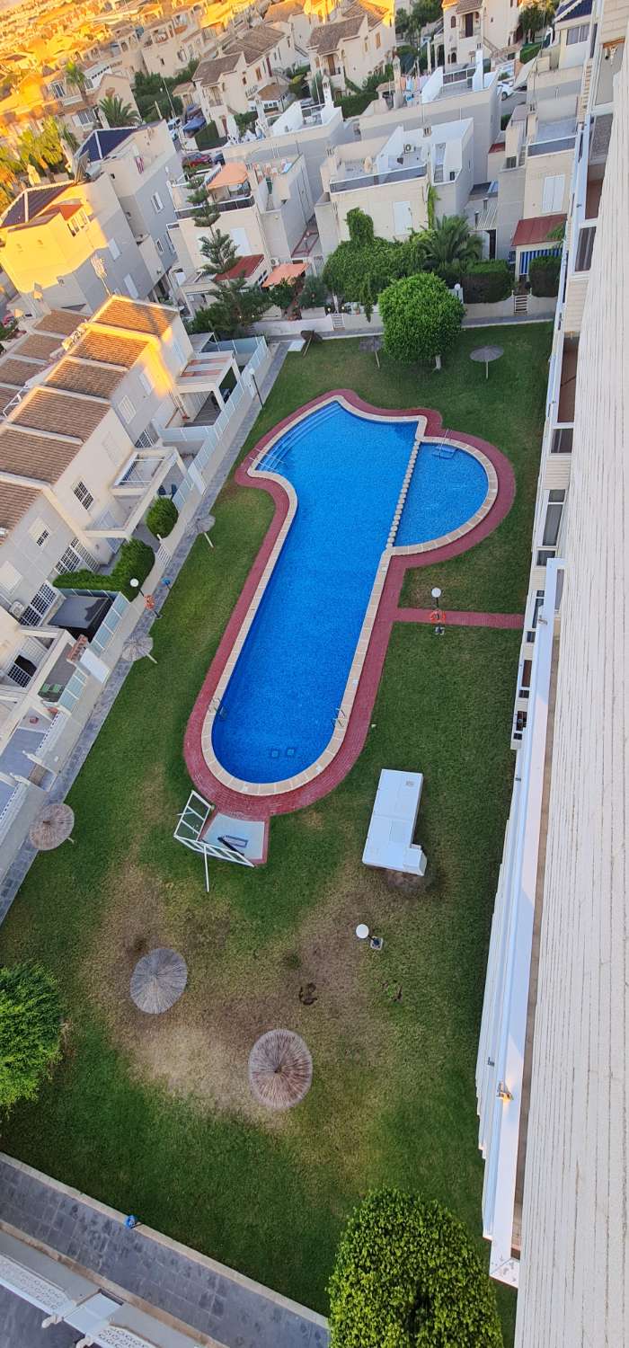 Appartement à Aguas Nuevas, orienté au sud, avec une piscine commune