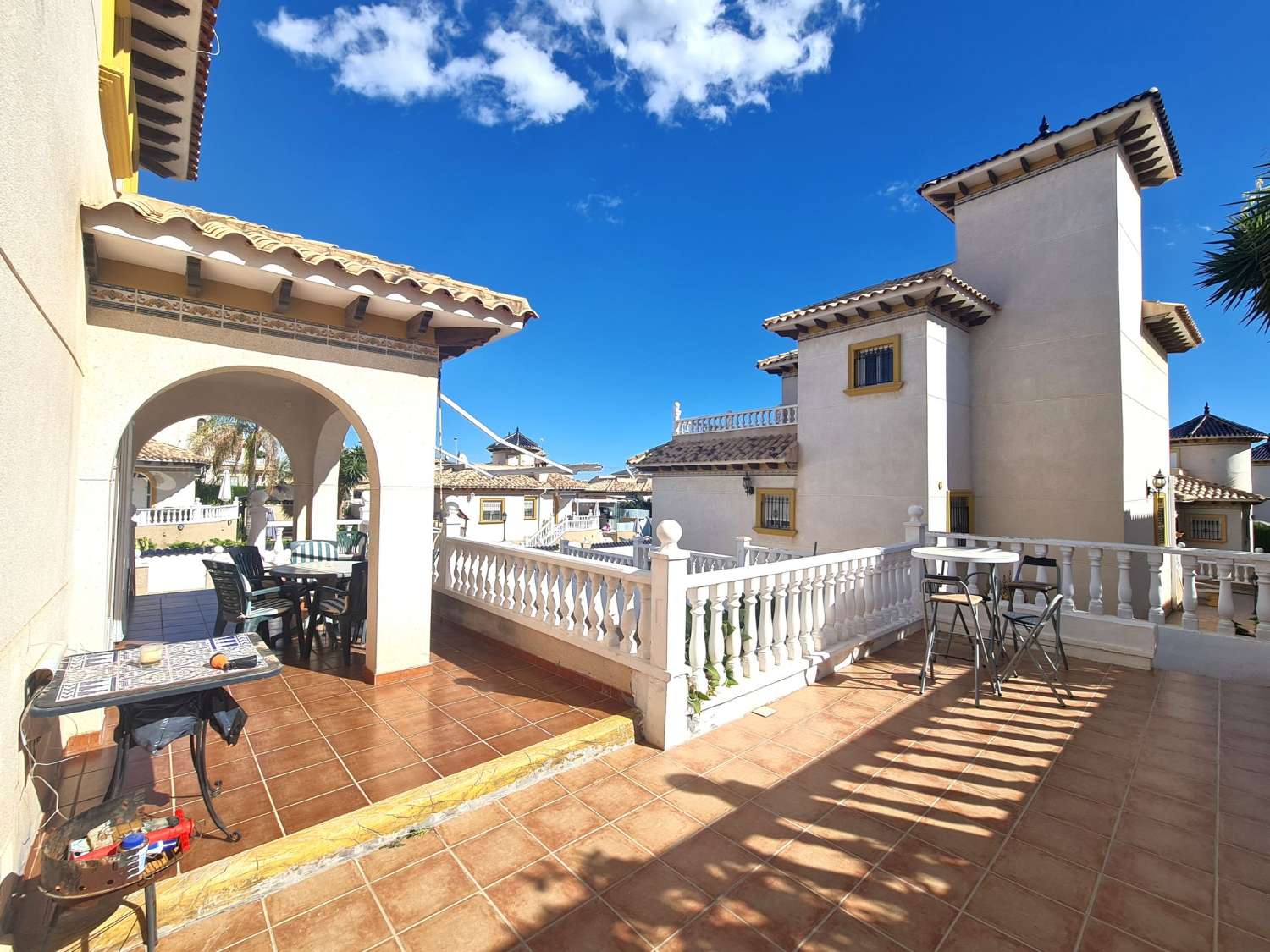 Friliggande Villa med Separat Lägenhet och Privat Pool i La Zenia